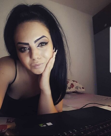 Nacktes geleaktes OnlyFans-Foto von Danieladenisa