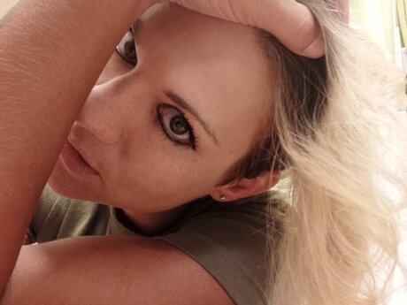 Nacktes geleaktes OnlyFans-Foto von Toni Sky