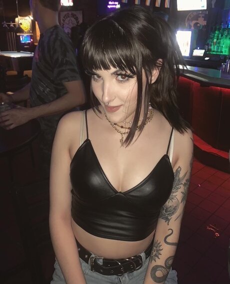 Nacktes geleaktes OnlyFans-Foto von Hellish