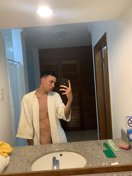 Nacktes geleaktes OnlyFans-Foto von Angel Torrealba