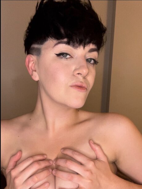 Nacktes geleaktes OnlyFans-Foto von Mak