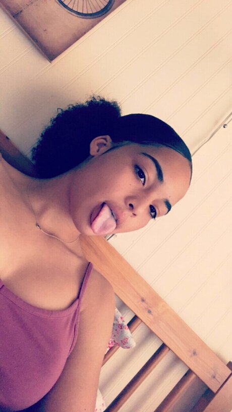 Nacktes geleaktes OnlyFans-Foto von Maya