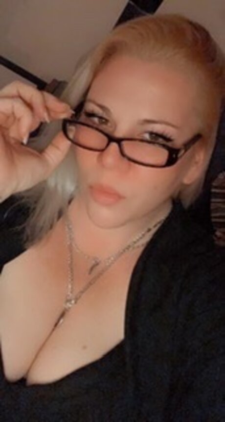 Nacktes geleaktes OnlyFans-Foto von Deanylove