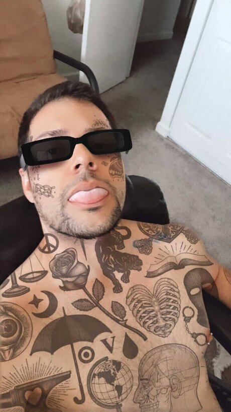 Nacktes geleaktes OnlyFans-Foto von   