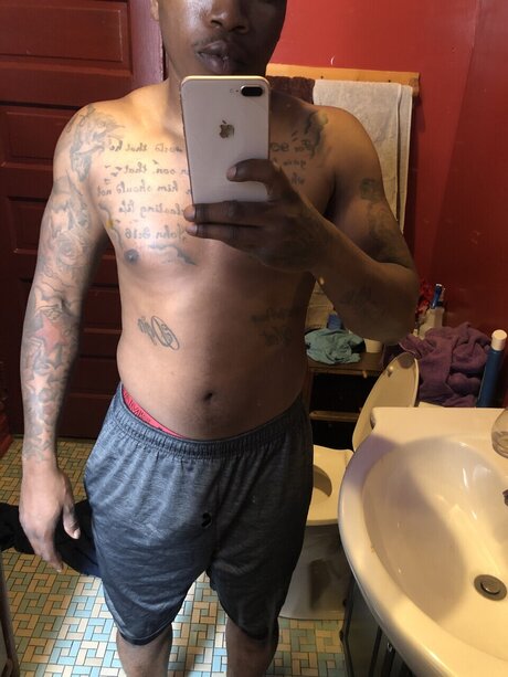 Nacktes geleaktes OnlyFans-Foto von Lilronnie