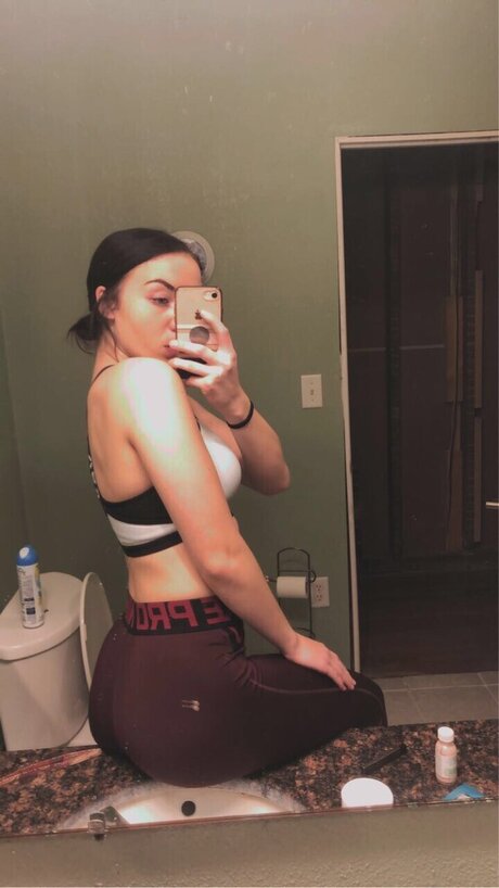 Nacktes geleaktes OnlyFans-Foto von Lustyyygirl
