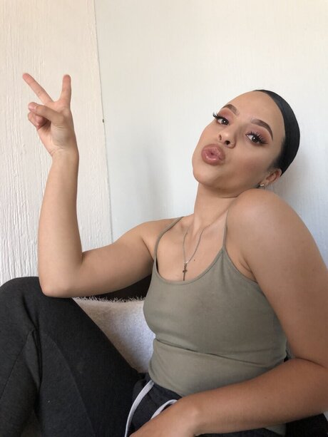 Nacktes geleaktes OnlyFans-Foto von Caitysfeet