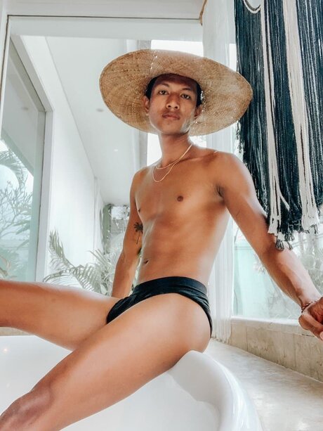Nacktes geleaktes OnlyFans-Foto von Tonimontana