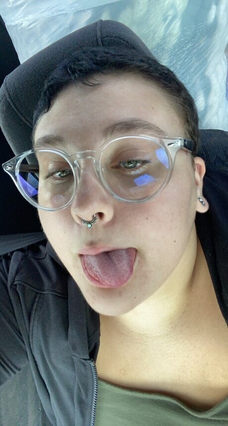 Nacktes geleaktes OnlyFans-Foto von Satansgirl