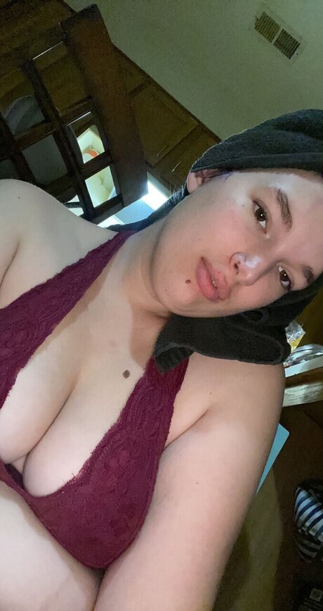 Nacktes geleaktes OnlyFans-Foto von Mahayla Nielsen