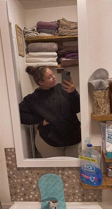 Nacktes geleaktes OnlyFans-Foto von Becky