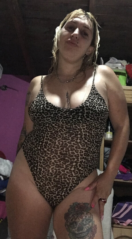 Nacktes geleaktes OnlyFans-Foto von Ngela