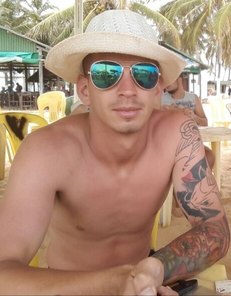 Nacktes geleaktes OnlyFans-Foto von Maxi