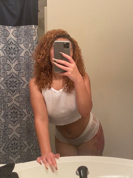 Nacktes geleaktes OnlyFans-Foto von Youronlyfantasy