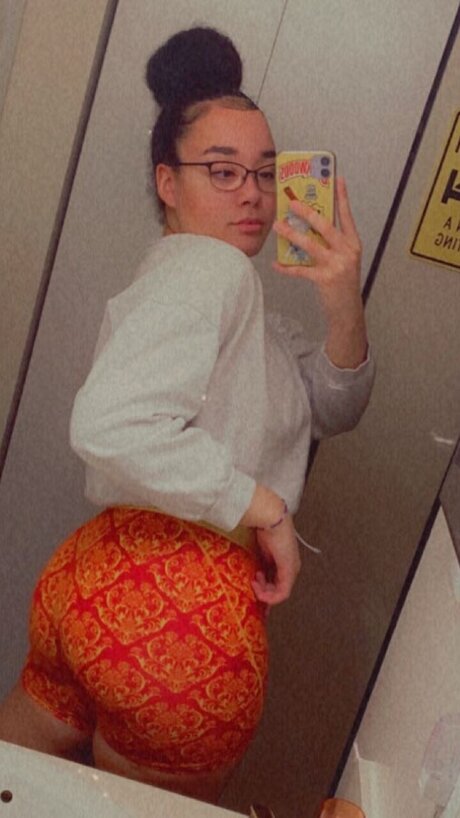 Nacktes geleaktes OnlyFans-Foto von Thicclikeoatmeal