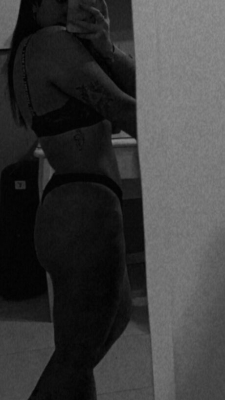 Nacktes geleaktes OnlyFans-Foto von Carolina