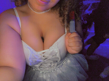 Nacktes geleaktes OnlyFans-Foto von Desire Gold