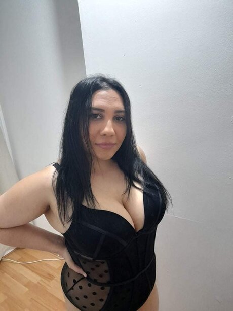 Nacktes geleaktes OnlyFans-Foto von Curvebabes19