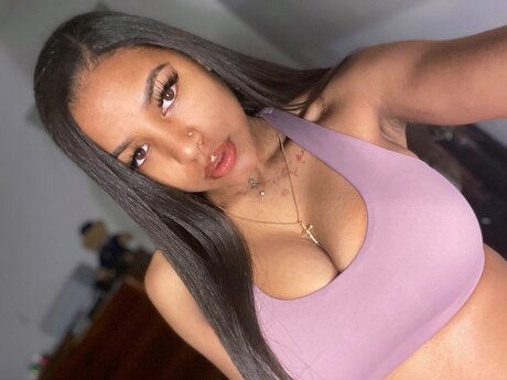 Nacktes geleaktes OnlyFans-Foto von Assia Mcdougall