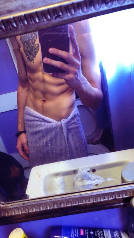 Nacktes geleaktes OnlyFans-Foto von Moneythingzz
