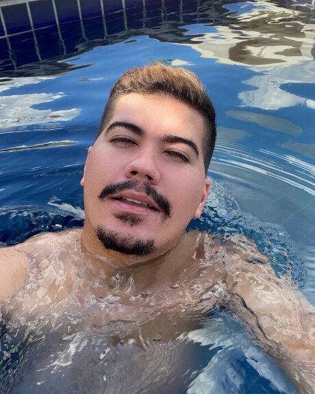 Nacktes geleaktes OnlyFans-Foto von Eduh Petrucci