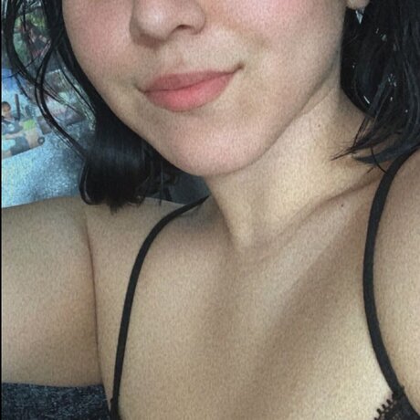 Nacktes geleaktes OnlyFans-Foto von Minirosa