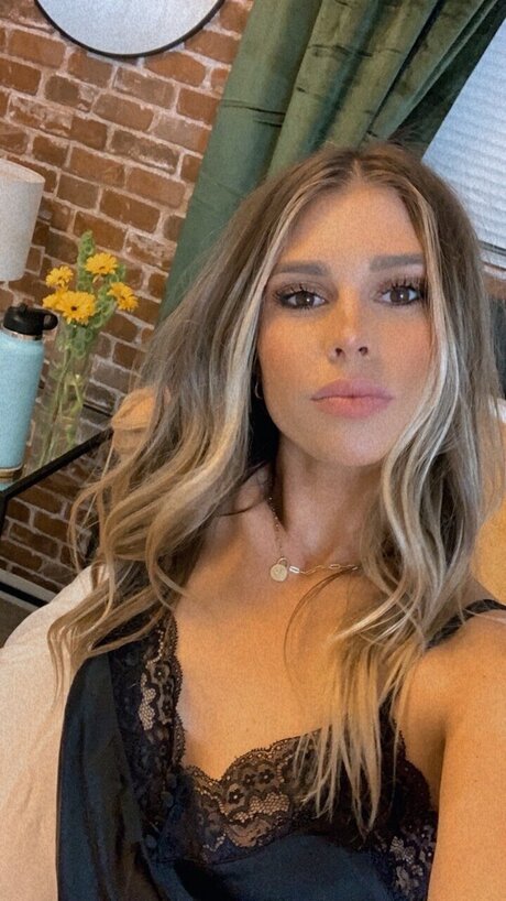 Nacktes geleaktes OnlyFans-Foto von B