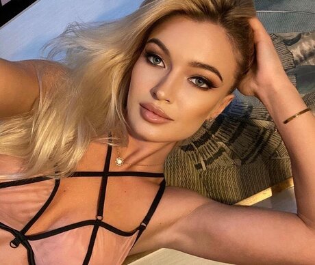 Nacktes geleaktes OnlyFans-Foto von Angel
