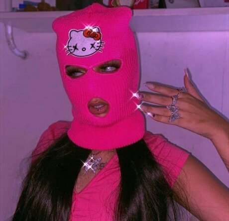 Nacktes geleaktes OnlyFans-Foto von The Masked Cock Rater