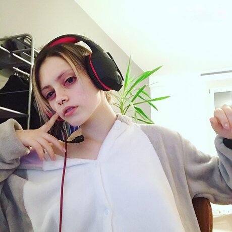 Nacktes geleaktes OnlyFans-Foto von Debbie Axolotl