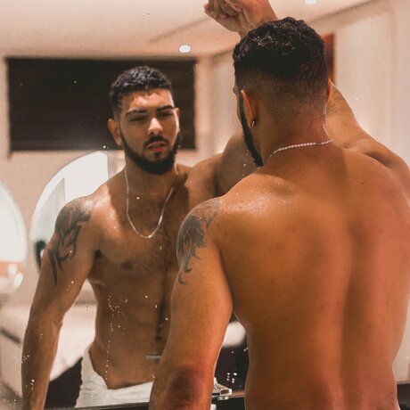 Nacktes geleaktes OnlyFans-Foto von Dom