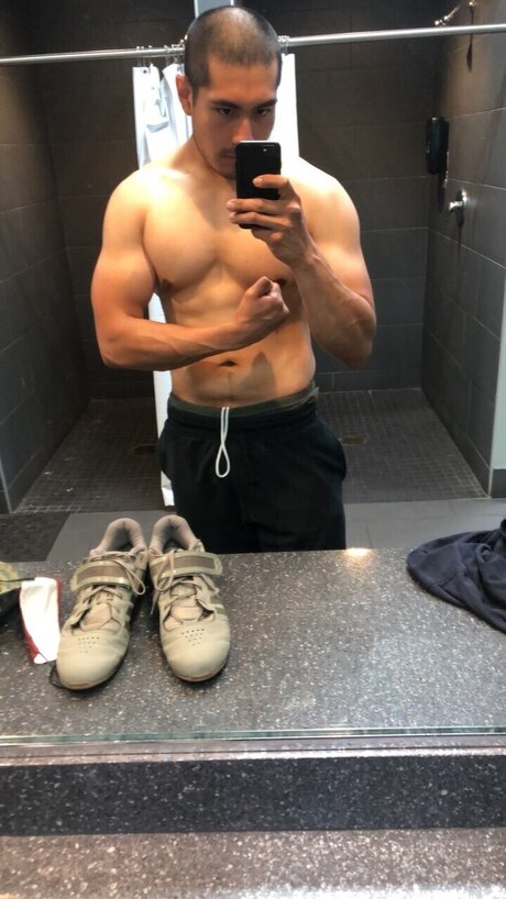 Nacktes geleaktes OnlyFans-Foto von Smokey Sailor