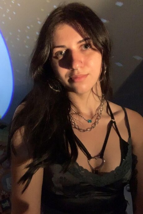 Nacktes geleaktes OnlyFans-Foto von Bella