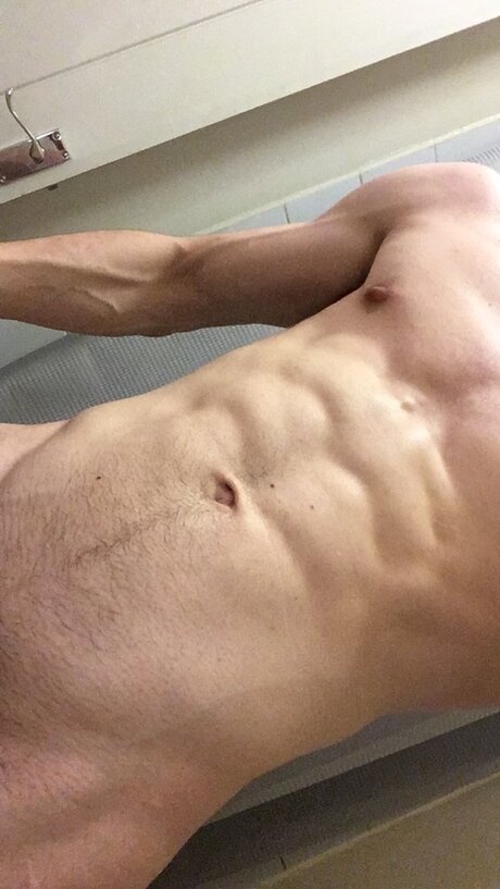 Nacktes geleaktes OnlyFans-Foto von Lewis