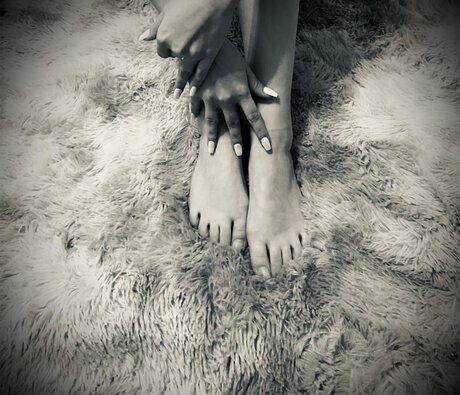 Nacktes geleaktes OnlyFans-Foto von Petitefeet