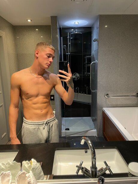 Nacktes geleaktes OnlyFans-Foto von Jamiedeclannolan