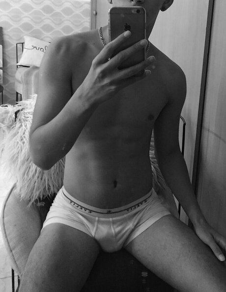 Nacktes geleaktes OnlyFans-Foto von Frank Garca