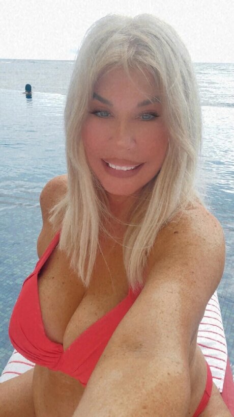 Nacktes geleaktes OnlyFans-Foto von Nicki