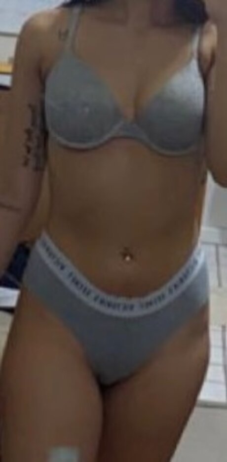 Nacktes geleaktes OnlyFans-Foto von Notsoinnocentbabyy