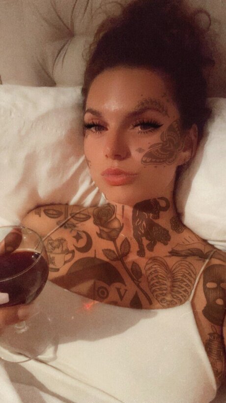 Nacktes geleaktes OnlyFans-Foto von Lexyviktor