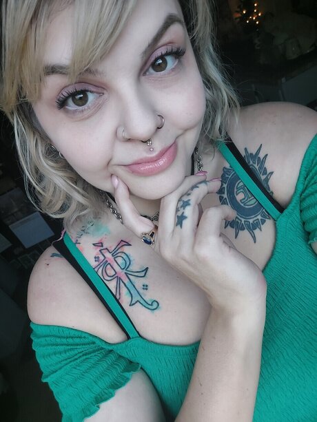 Nacktes geleaktes OnlyFans-Foto von Brenda Dott