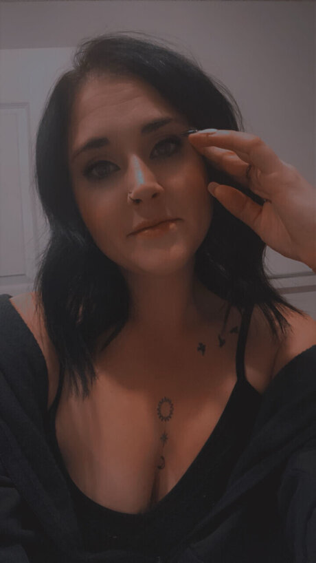 Nacktes geleaktes OnlyFans-Foto von Nickyy