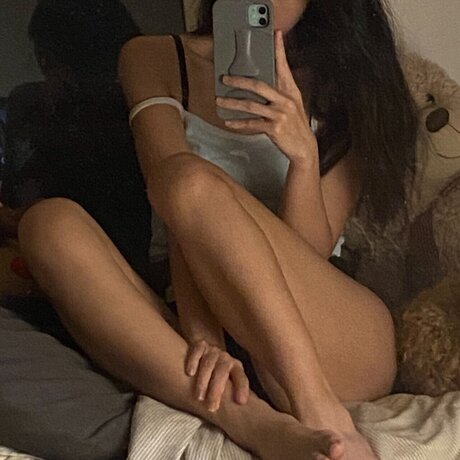 Nacktes geleaktes OnlyFans-Foto von Honeypiegonewild