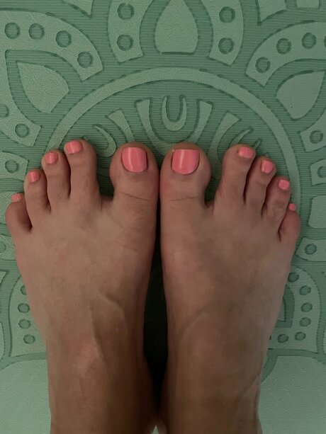 Nacktes geleaktes OnlyFans-Foto von Yogafeet
