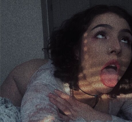 Nacktes geleaktes OnlyFans-Foto von Shylilmynx