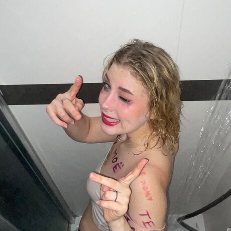 Nacktes geleaktes OnlyFans-Foto von Elfik