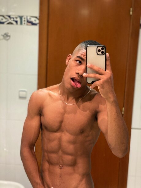 Nacktes geleaktes OnlyFans-Foto von Elkin