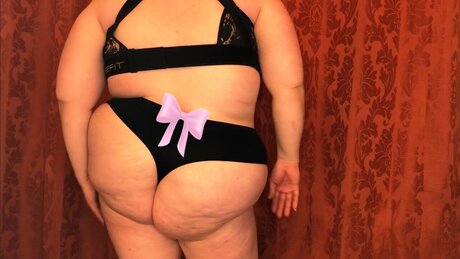 Nacktes geleaktes OnlyFans-Foto von Muttise