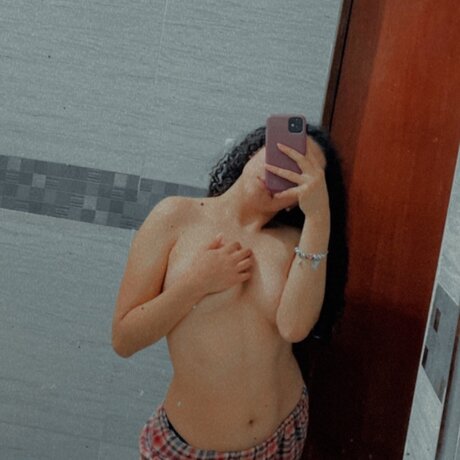 Nacktes geleaktes OnlyFans-Foto von Alysa