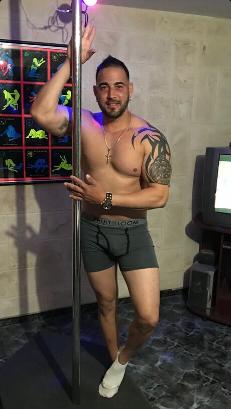 Nacktes geleaktes OnlyFans-Foto von Yusiel Mederos